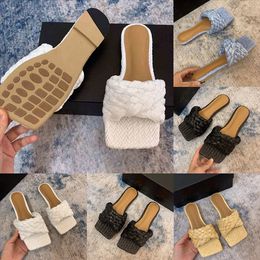Designer Women's Colors Designer Slipper luxe mode slippers. De om klassieke kleuren te kiezen voor u zijn hoge hakken.