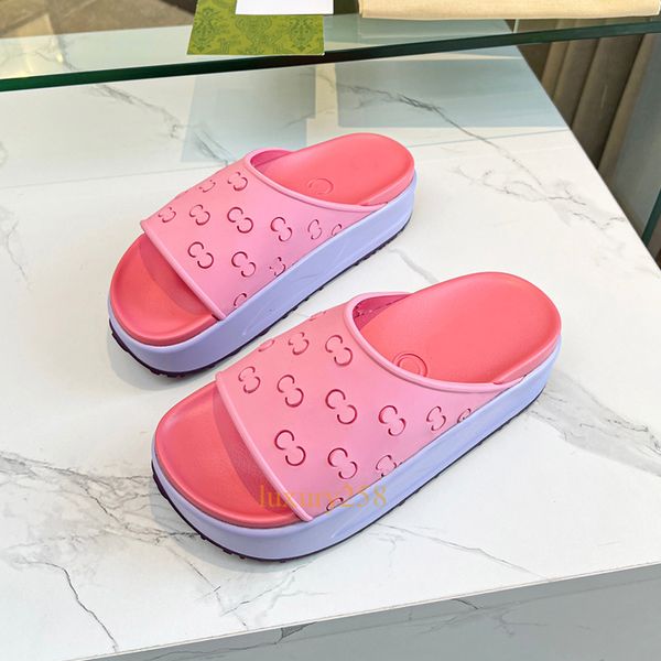 Zapatillas de plataforma de helado de diseñador Zapatillas de mujer con letras clásicas Zapatillas de goma Zapatillas de lujo de alta calidad Sandalias de playa de color casual Zapatillas cómodas