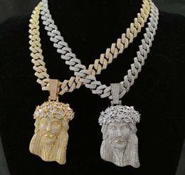 Collier avec pendentif tête de Jésus en CZ glacé de créateur, plaqué or, livré avec un maillon de chaîne cubaine en diamant de 13 mm