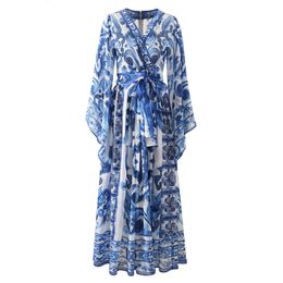 Ontwerper geïnspireerde catwalk Fashion Summer Dames Blue Floral Gedrukt Boheemse Maxi Wrap Dress 2023 240323
