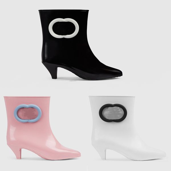 Botas de tobillo para mujer entrelazadas de diseñador Goma brillante negra Mate Tacones bajos puntiagudos Botas de lluvia rosadas blancas y negras Botas cortas de moda