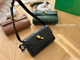 Designer Intrecciato Geweven Gesp Gesloten Schouder Schapenvacht Dames Mini Crossbody Tas Donkerbruin Retro Onderarmtas Hoge Kwaliteit