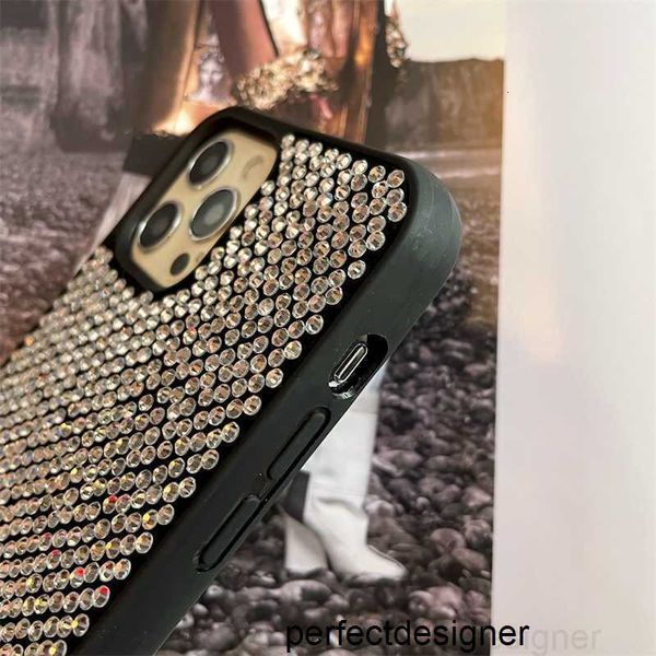 Designer Iphone 14 Cas Cas de téléphone portable avec diamants flash plein écran pour iPhone13 12 11 Designers de luxe PhoneCases avec Triangle Shap2WG4