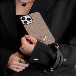 Designer iPhone Case pour iPhone 15pro max 15pro 15 14 14plus 14pro 13promax 13 12pro 12 11 Mode Bandoulière luxe en cuir Porte-carte de crédit Mobile Cover Lanyard