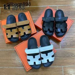 Ontwerper Italië Chypres Sandalen Flat echte lederen klittenbandriem 7a suede merk oom nieuwe stijl woord magic buckle Koreaanse versie veelzijdige bodem