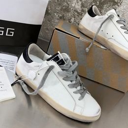 2024 Diseñador clásico Nuevos zapatos casuales hacer viejo sucio Oro Super Goose Star Marca italiana Zapatos súper sucios Estrella de lujo Sucio con lentejuelas de cuero blanco hacer zapatillas de deporte