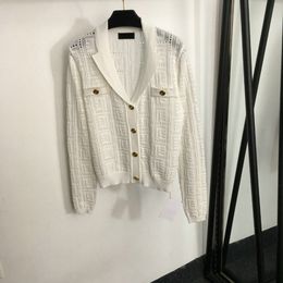 Designer Jacket damesjack 2024 mode dames gebreide trui luxueuze v-hals zakontwerp enkele rij metalen b letter knoppen damesjas