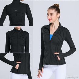 Chaquetas de diseñador para mujer, chaqueta con cremallera, traje de yoga, abrigo, ropa de yoga de secado rápido, manga larga, agujero para el pulgar, entrenamiento, chaqueta para correr, mujer, abrigo de fitness delgado para mujer