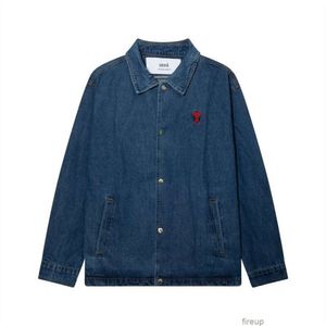 Vestes de créateurs Manteaux décontractés pour hommes Vêtements d'extérieur Ami Printemps Automne Nouvelle broderie Little Love Denim Jacket Hommes Femmes Revers Casual Manteau polyvalent Tendance