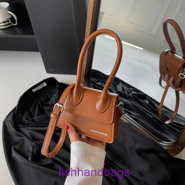 Designer Jacqquems Handbags en ligne Boutique en gros Mini sac pour femmes 2023 Nouvelle tendance Fashion Handheld Small Square High Quality Solid Color One avec logo original