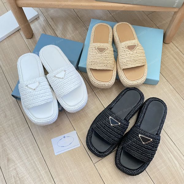 12 estilos Prad Triángulo Tejido de paja Zapatilla Sandalia Plataforma Rafias Zapatillas Diseñador Mujer para hombre Verano Tacón plano Chanclas Piscina al aire libre Sliders Zapato de playa