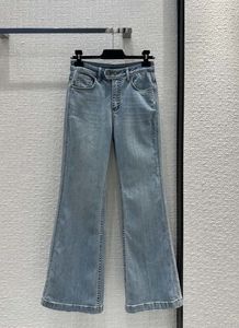 Designer Jeans 2024 Nouvelle marque de mode de mode printemps de Spring Same Pantalon de luxe Pantalon féminin 0511-1