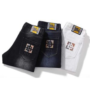 Designer Jeans for Man Italiaanse high-end trendy slanke fitting witte jeans, kleine voeten, versie van trendy zomer dun een dunne elastische casual broek