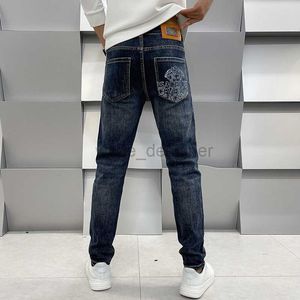 Jeans de créateurs pour hommes automne / hiver nouveau jeans marque de mode Petite pantalon de mode de lavage élastique droit et pantalon de mode de luxe.