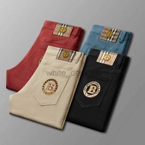 Jeans de créateurs pour hommes jeans colorés Four Seasons Fashion Broidered Label Denim's Men's End Colors Fashion Pantal