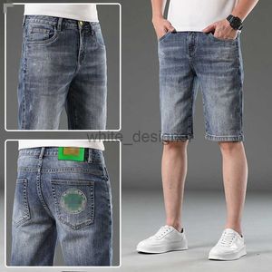 Jeans de créateurs pour hommes jeans décontractés d'été shorts de bombe de coton slim pour hommes capris medusa brodé pantalon de mode pantalon