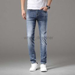 Jeans de créateurs pour hommes jeans bleus à la mode pour hommes pour hommes Slim Slim Fit Small Straight Tube lavé élastique pantalon long pantalon de mode