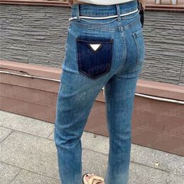 Jeans de créateur femmes pantalons avec chaîne en métal Badge Denim pantalon fille dame Street Style pantalon