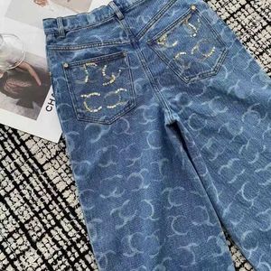 Jeans de diseñador para mujer High Street Pantalón Piernas Tenedor abierto Capris apretados Bordado Impresión Pantalones de mezclilla Cálido adelgazante Jean Pantalones Moda Marca Ropa XS a 4XL