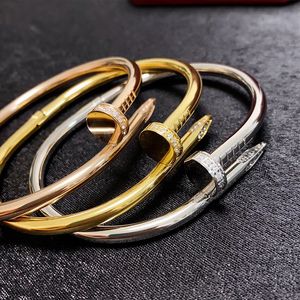 Designer sieraden gouden nagelarmband hoogwaardige roestvrijstalen diamanten verfraaid voor dames mannen bruiloft luxe merk Valentijnsdag geschenk multi -stijl met doos
