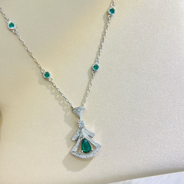 Collier pendentif de bijoux de créateur vert pour femmes divas rêve de rêve en argent matériel avec boîte