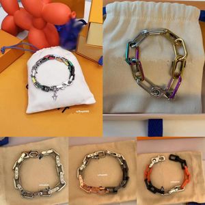 Designer Jewelry 23 Bracelet de luxe avec nœud en bambou trempé avec différentes couleurs pour cadeaux pour hommes et femmes, Saint Valentin, cadeaux de fiançailles, mode et simplicité