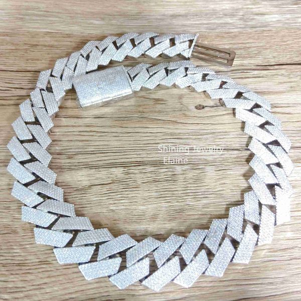 Joyería de diseño Cadena de eslabones cubanos grandes de 15 mm de ancho con hielo Moissanite totalmente impecable Plata con hielo Cadena cubana Collares para hombres