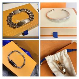 Designer Bijoux Bracelet Rose Or Argent En Acier Inoxydable G cd f tb Croix Motif Boucle Amour Bijoux Femmes Hommes Bracelets Marque Ca215V