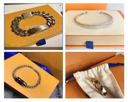 Designer Bijoux Bracelet Rose Or Argent En Acier Inoxydable G cd f tb Croix Motif Boucle Amour Bijoux Femmes Hommes Bracelets Marque Ca2319007