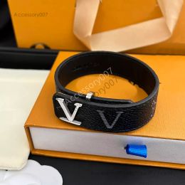 Pulsera de joyería de diseño Pulsera de lujo Brazalete Negro Con caja de marca original Hombres Regalos de cumpleaños Brazalete Joyería de mano Pulsera de estilo de moda de Navidad