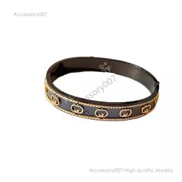 designer bijoux bracelet Bracelets de luxe bracelet marque timbre Europe Amérique mode style noir femmes bracelet en acier inoxydable mariage amour cadeau bijoux