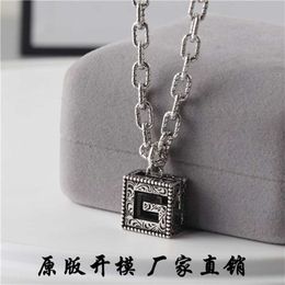 bijoux de créateur bracelet collier anneau Antique personnalisé motif carré creux pendentif chaîne tissée couple de femmes hommes à la mode de haute qualité