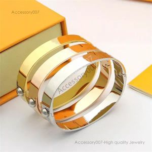 Bracelet de bijoux de créateurs pour hommes femmes bracelet en acier inoxydable bijoux couples lettre argent rose or fête de mode bracelets de charme de luxe hommes femmes bracelets