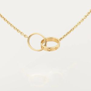 bijoux de créateur collier calssic double cercle amour or argent couleurs or rose collier de mode pour femmes adapté pour une tenue quotidienne cadeau pour la Saint Valentin