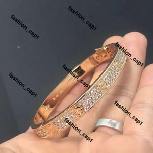 Designer Bijoux Catier Bracelet Femmes Hommes Bracelet En Or Charme Bracelet Unisexe Mode Boucle En Acier Inoxydable Sans Vis Clou Plaqué Or 18 Carats Diamant Bague Catier 557