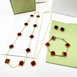 Collier de créateur de bijoux de créateurs Chaîne de luxe personnalisée pour femme en acier inoxydable à quatre feuilles Collier de trèfle de trèfle