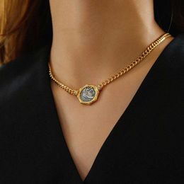Diseñador de joyas para mujeres Collar de cadena de monedas de moda de mujer antigua simple y personalizado Regalo Colgante de moissanita de alta calidad