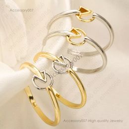 Designer Jewelry Earing 18K Gold Designer Hoop Boucles d'oreilles Femmes Charm Marque Lettre Cadeau Cercle Pendentif Boucles d'oreilles Alliage Non Fading Bijoux de haute qualité Boucle d'oreille de luxe