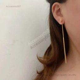 Pendientes de joyería de diseñador Borla chapada en oro de alta calidad Diseñador de mujer largo para asistir a banquetes con pendientes colgantes Joyas