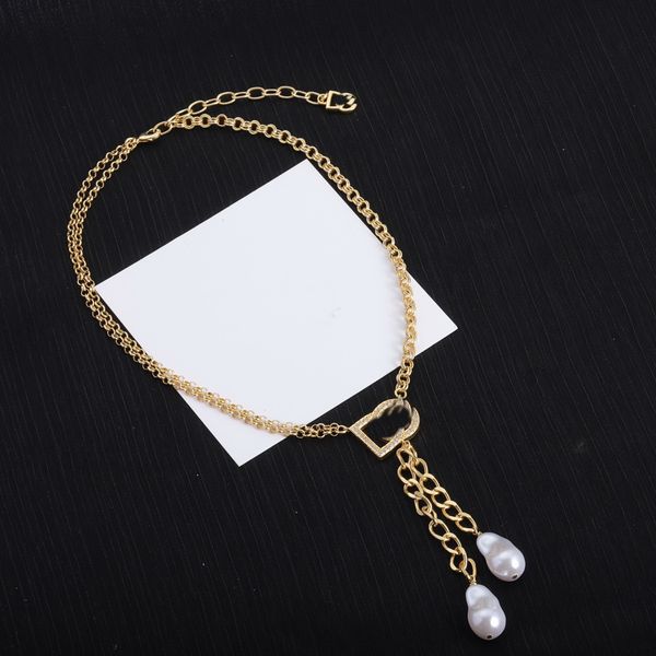 Bijoux de créateur alphabet anglais perle pendentif collier femmes matériel en laiton chaîne de chandail haut de gamme et exquise Thanksgiving cadeau de Pâques HDDG1--021