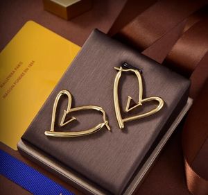 Top Designer Jewelry Moda Elegante Pendientes en forma de corazón para mujer Lujo 18K Gold Charm Ear Studs Novia Joyería de boda Pendiente de aro grande original con caja de regalo