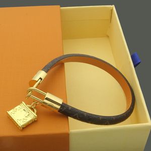 Bijoux de créateurs Gold Lock Bracelets en cuir noir pour femmes hommes rouge rose bracelet à breloques bracelet à main motif de fleur logo timbre imprimé cadeau de mode 2071