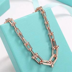 Bijoux de créateurs Gold Sier Chain en acier inoxydable en acier avec collier de pendentif diamant U Colliers de chaînes de lettre
