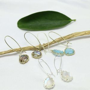 Bijoux de créateurs Kendras Scotts Boucles d'oreilles Gouttelette Mer peu profonde Bleu Coquille d'ormeau Coquille blanche Petites boucles d'oreilles minimalistes Collier de clavicule féminine