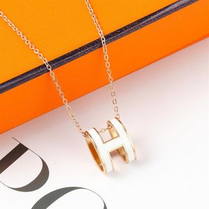 Designer sieraden brief hanger kettingen mode voor dames hiphop sieraden titanium gouden plaat kleurvast hypoallergeen feest gi250P