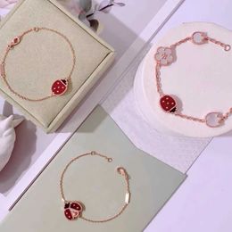 Bijoux de créateurs Bracelet de luxe Chaîne à maillons Vanca Four Leaf Grass Ladybug Five Flower Bracelet v Gold Thick 18k Rose Gold Handpiece