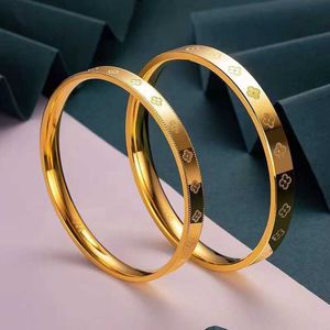 Bijoux de créateur Bracelet de luxe Vanca Kaleidoscope 18k Gold Van Clover Bracelet avec cristaux étincelants et diamants Cadeau parfait pour les femmes KTWU