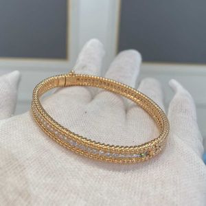 Bijoux de créateur Bracelet de luxe Vanca Kaleidoscope 18k Gold Van Clover Bracelet avec cristaux étincelants et diamants Cadeau parfait pour les filles UF6X