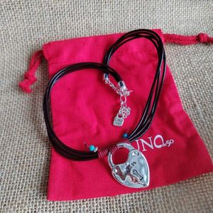 Designer sieraden luxe ketting modemerk Spanje Unode50 lederen touw koeienhuid liefde Instagram cadeau