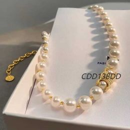 Bijoux de créateurs Collier de perle de luxe Mariage Diamond 18K Lettres d'or Colliers Pendants pour femmes avec Diamond Penan